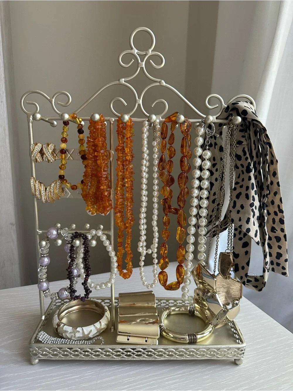 Metal Jewelry Organizer Stand in Metallic Cream - Picture 4 of 6